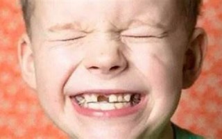 做梦梦见牙掉了(做梦梦见牙掉了两颗有什么寓意)