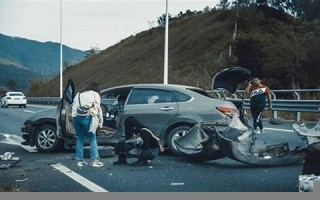 梦见父亲出车祸(梦见父亲出车祸人没事预兆什么)